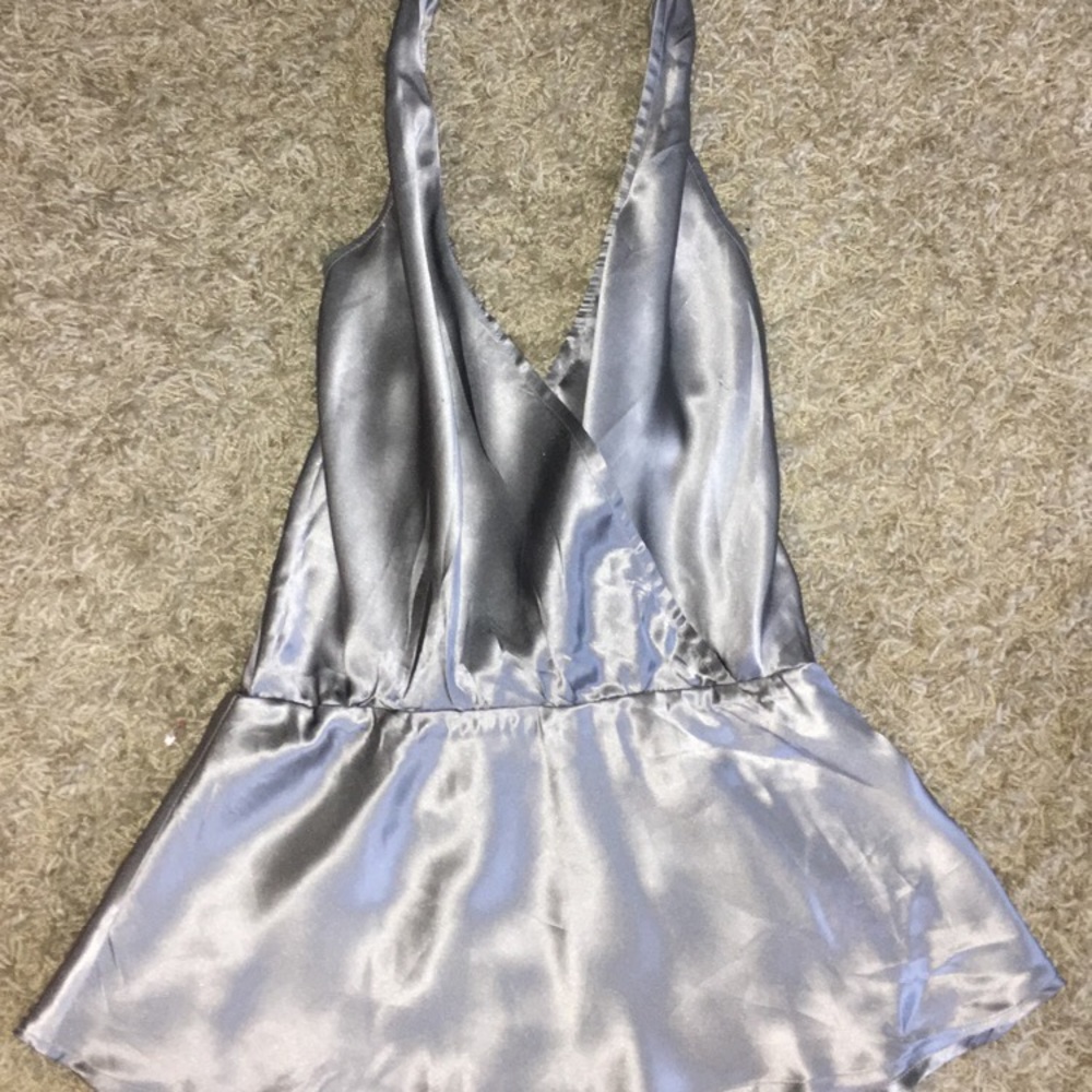 sultry silk grey top🌀 Arden B!